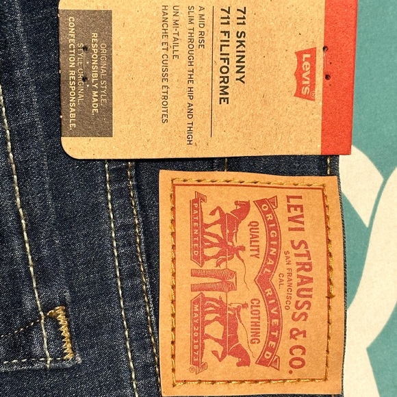 Levi's 711 Skinny Jeans - Picture 2 of 8